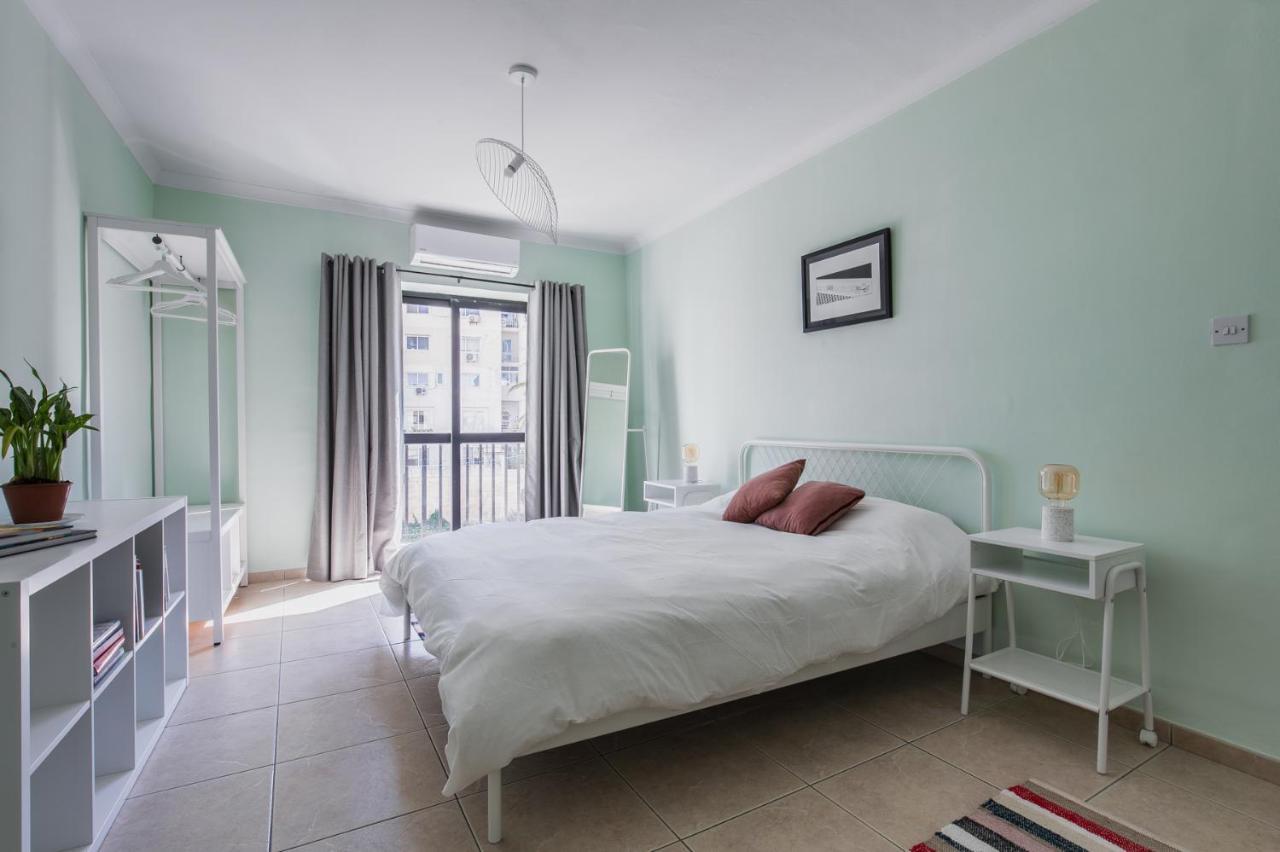 Stylish 3 Bedroom Apartment - St. Julians - 5 Mins From Balluta Bay Saint Julian's Exterior photo